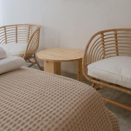 Nona'S Rooms Himare Bagian luar foto