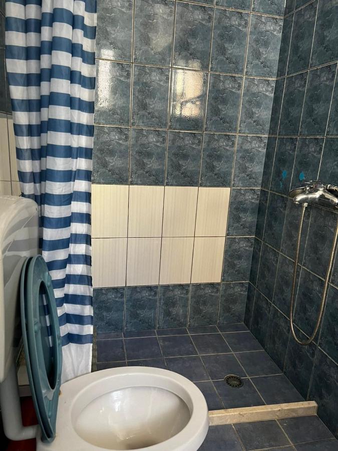 Nona'S Rooms Himare Bagian luar foto