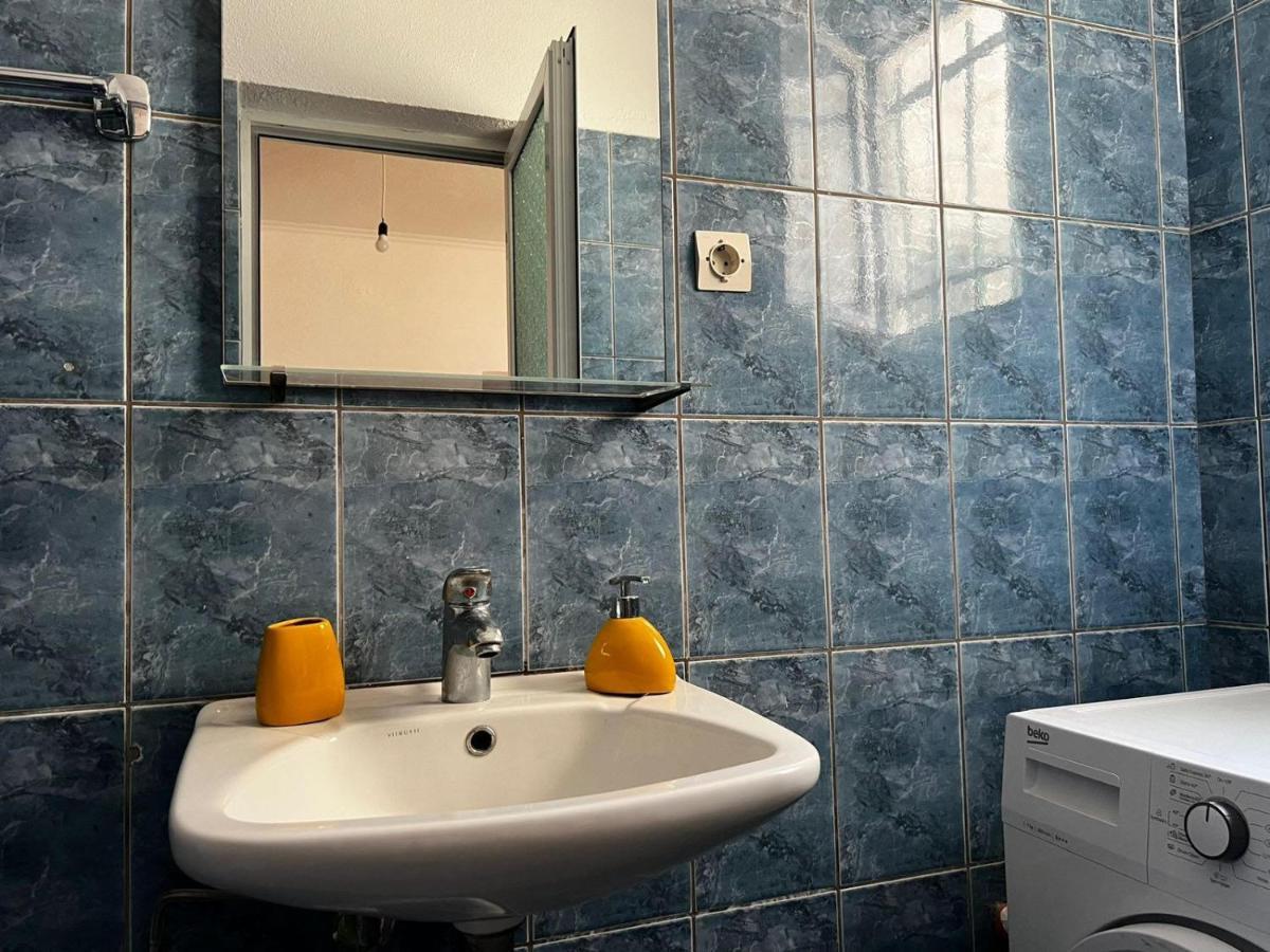 Nona'S Rooms Himare Bagian luar foto