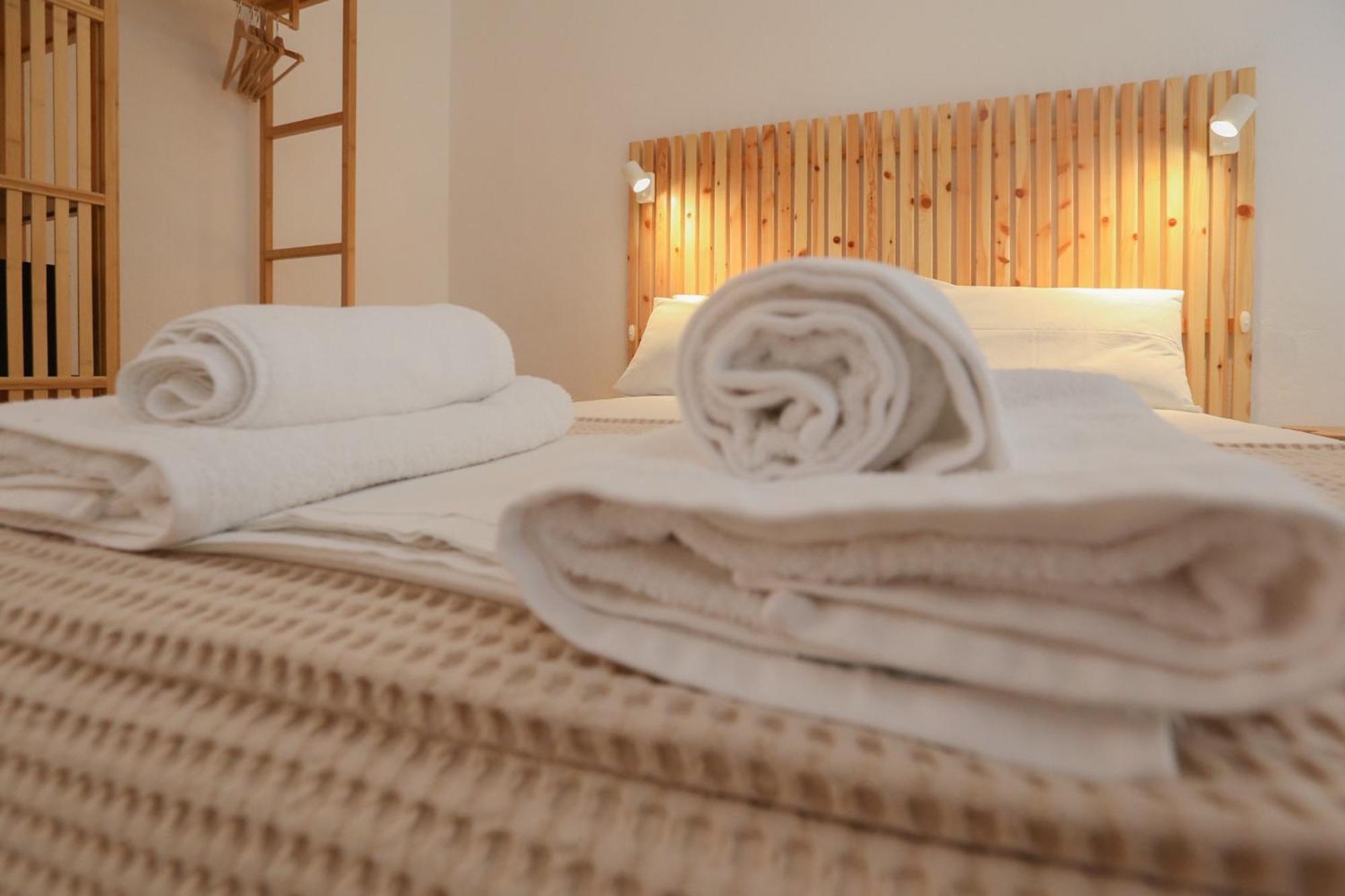 Nona'S Rooms Himare Bagian luar foto