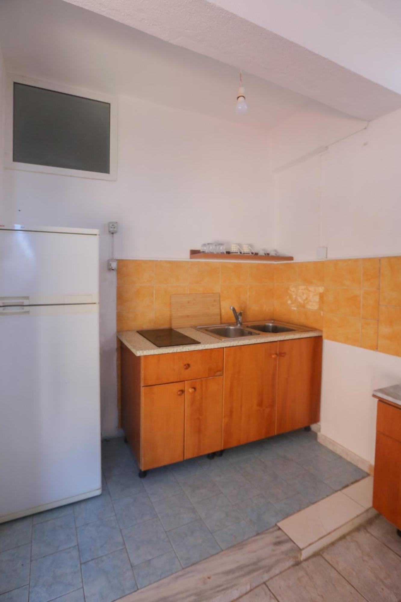 Nona'S Rooms Himare Bagian luar foto