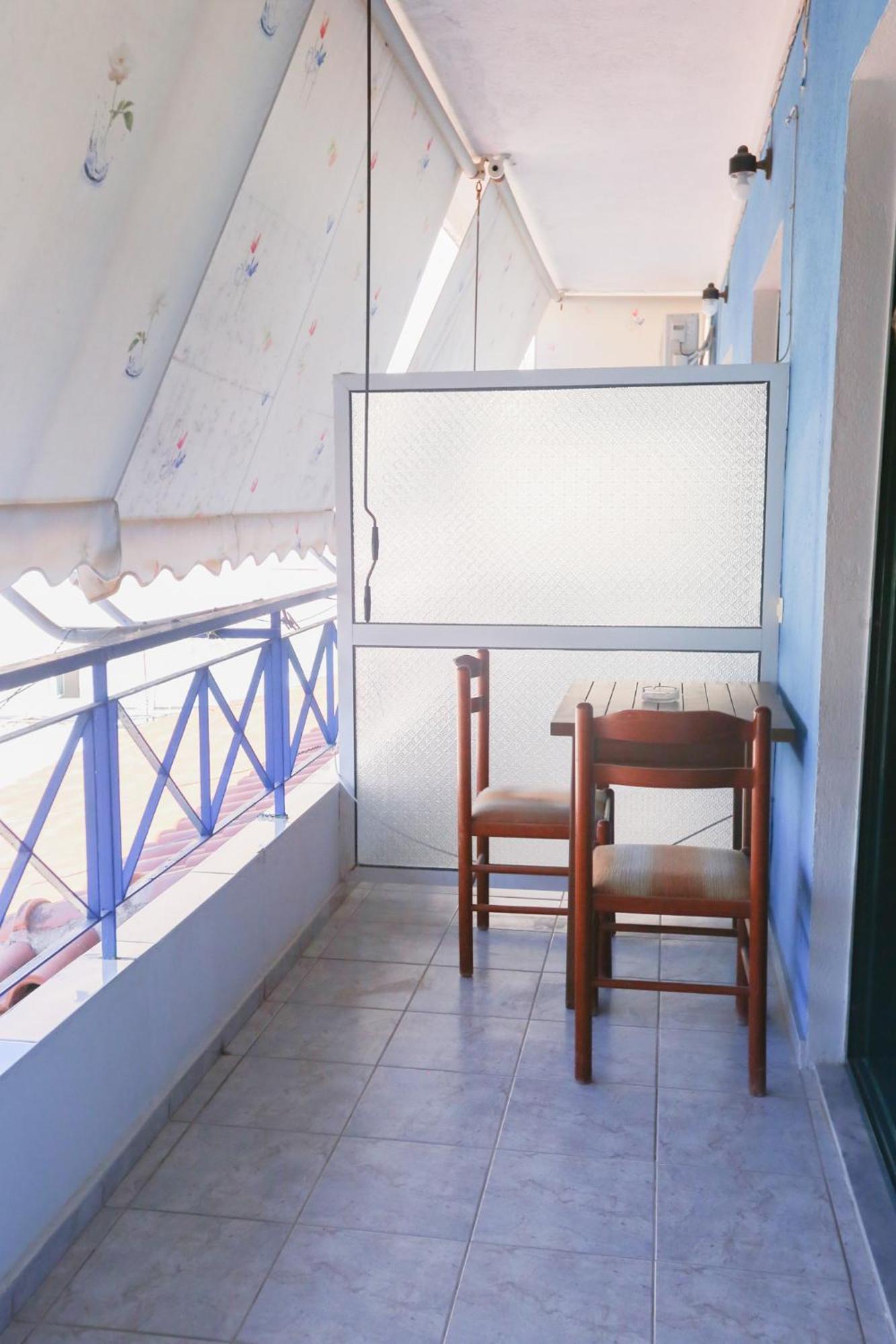 Nona'S Rooms Himare Bagian luar foto