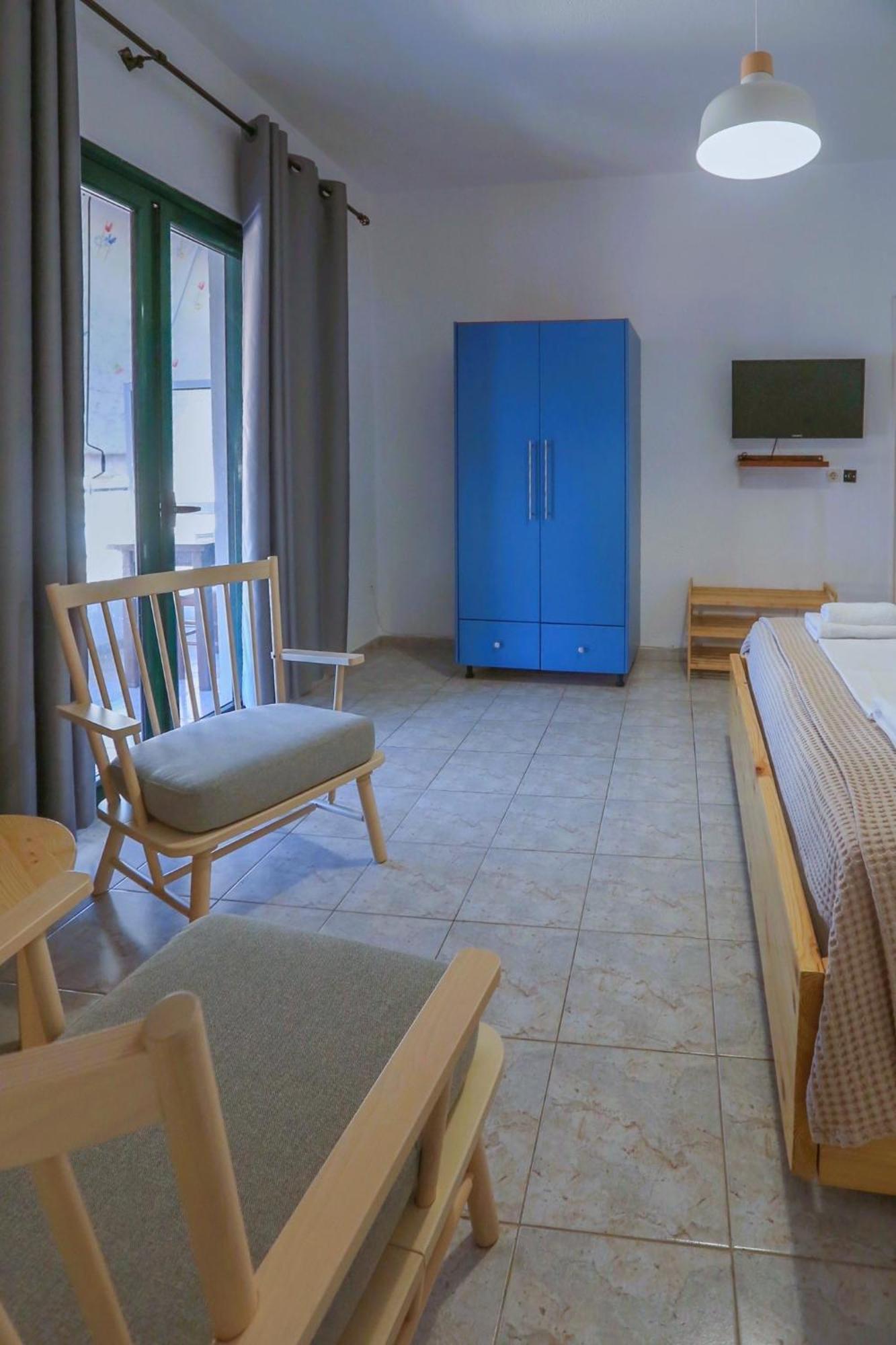 Nona'S Rooms Himare Bagian luar foto