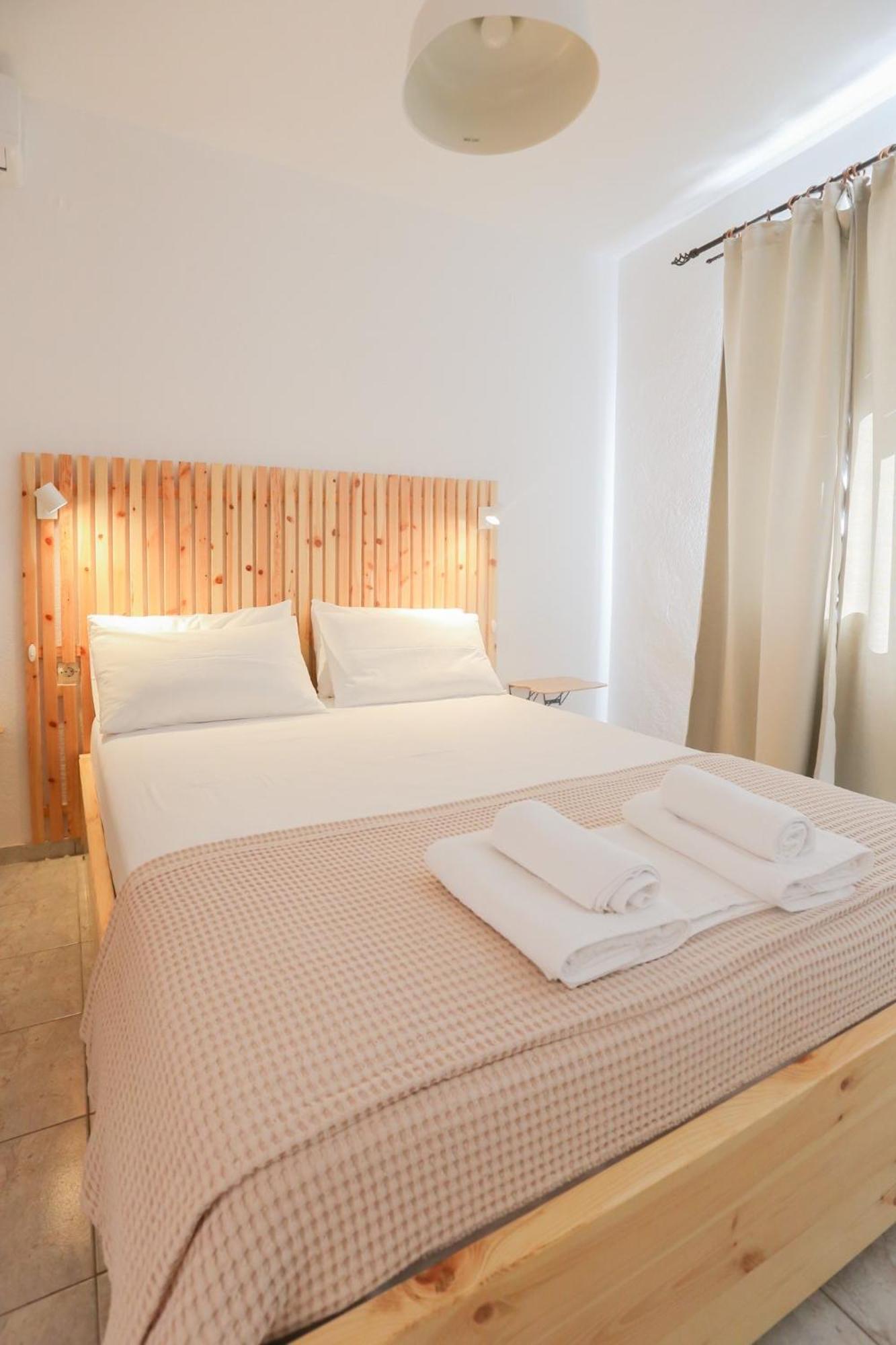 Nona'S Rooms Himare Bagian luar foto