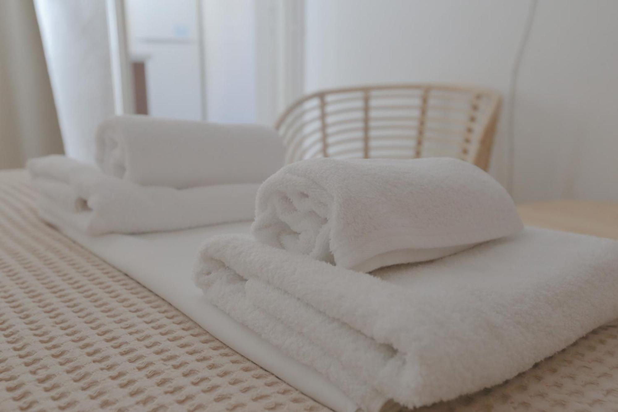 Nona'S Rooms Himare Bagian luar foto